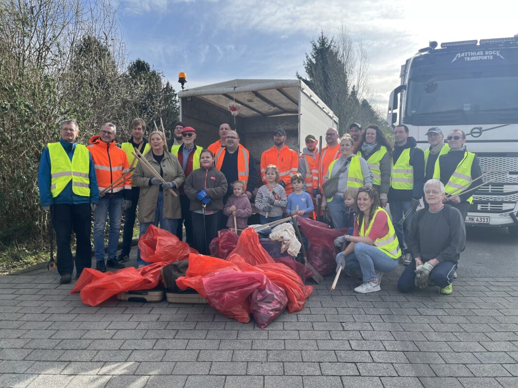 Gruppenfoto Auftakt SauberZauber 2026 in Haarzopf