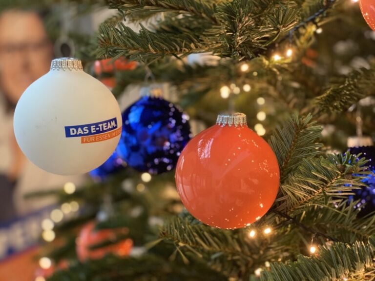 Weihnachtskugeln am Tannenbaum