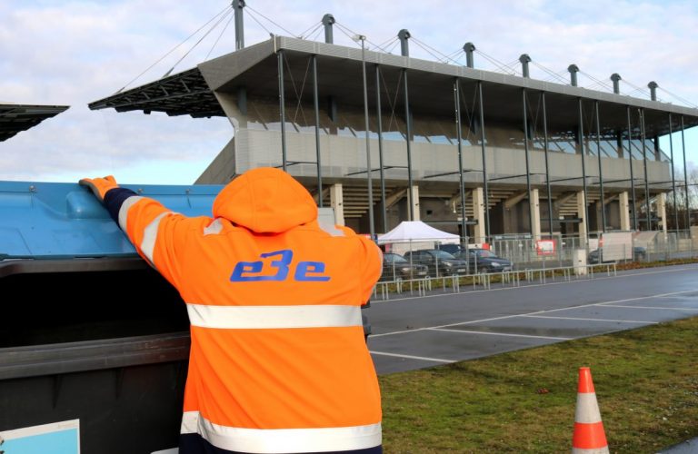 Großer Zuspruch bei Drive-In-Entsorgung am Stadion an der Hafenstraße