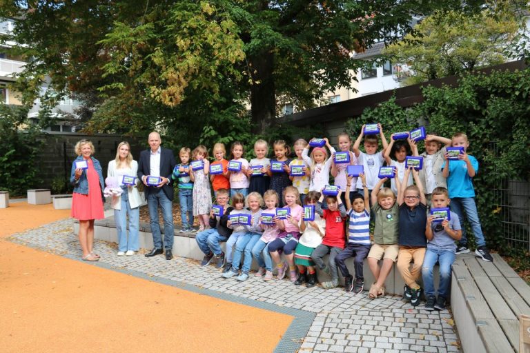 Bunte Brotdosen für alle Essener Erstklässler