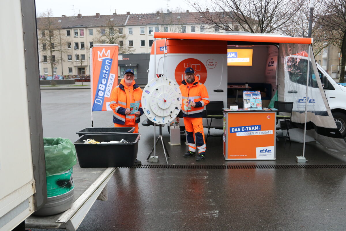 Stand der EBE mit Infomobil und Schadstoffmobil